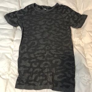 Gray leopard Active top old navy